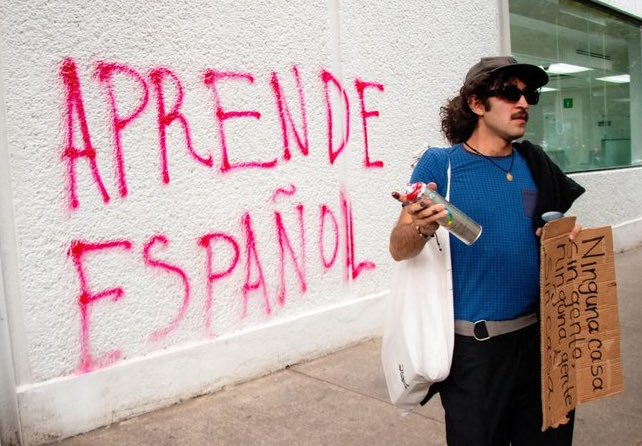 Voyager_Dos's tweet photo. Vasconcelos después de azotar a un indígena: https://t.co/XMn0TV6QkH