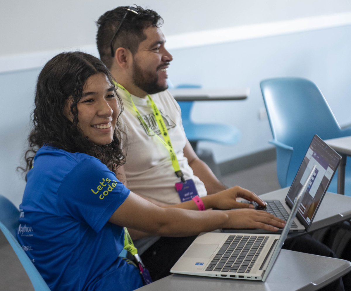 pyconcolombia's tweet image. The final day of PyCon Colombia 2025 is here 🐍
We close this edition with a day focused on workshops — spaces where knowledge becomes practice.
Thank you for being with us on this journey
#PyCon #PythonLive #PyConColombia #PythonCommunity #TechCommunity