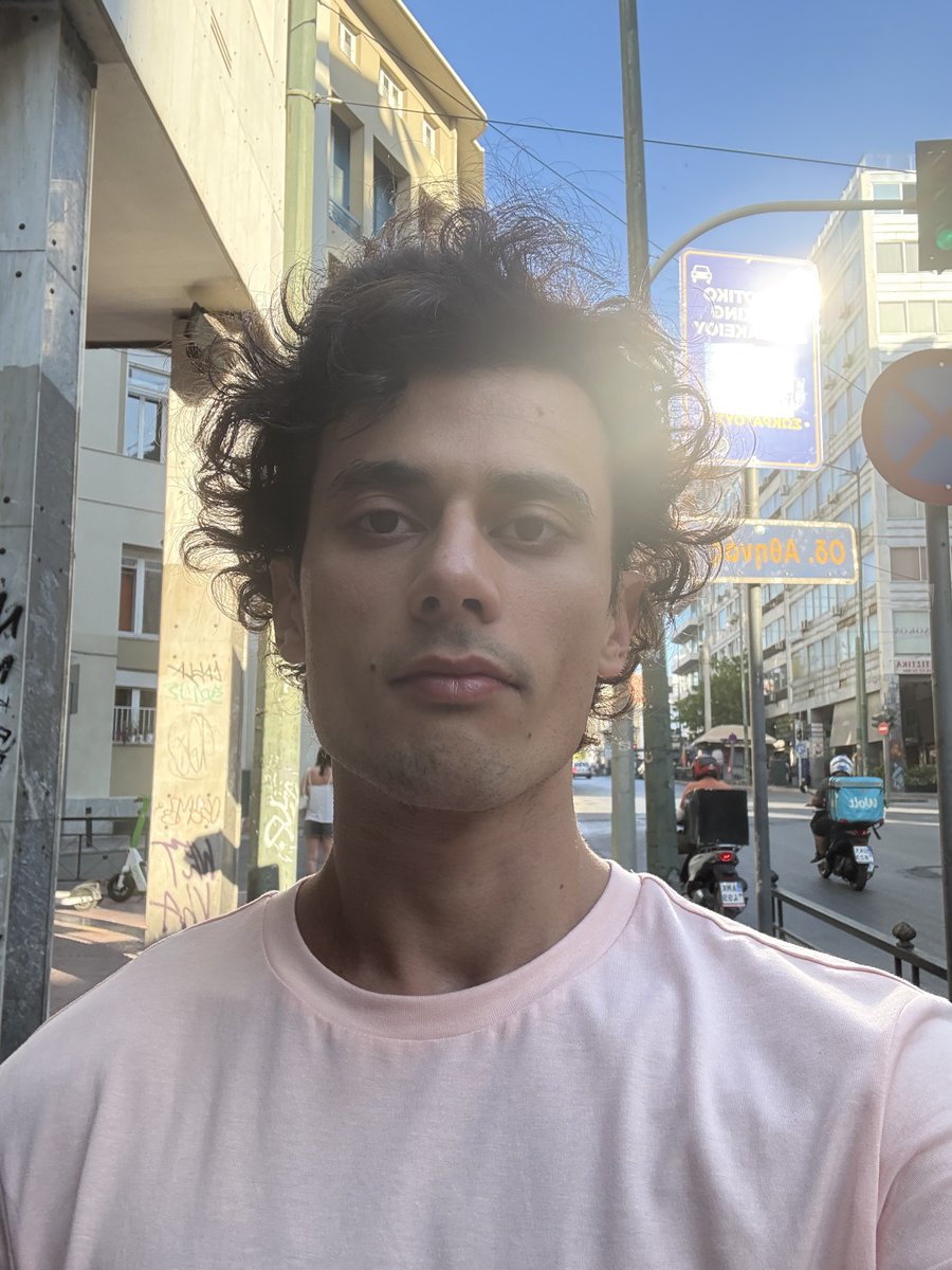 gmonad from greece💜🇬🇷

after a long time it was unbelievable to meet a few years old internet friends

the people i met when i was 18 and who helped me to grow up were no longer pfps but real humans that i could talk to and hug🫂

i also danced a lot and thought that i broke my