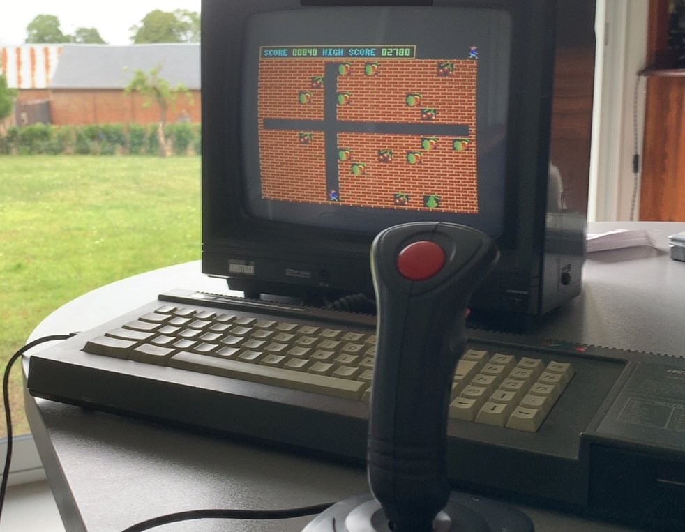 cgdaft61's tweet image. Chill Sunday ( Photo credits : Amstradiens Facebook Group )
#amstrad #amstradcpc #cpc464 #cpc6128 #RETROGAMING #computer #vintage #oldschool #classic #game #gaming #8bit #gems #retrocomputing #computing #lordsugar