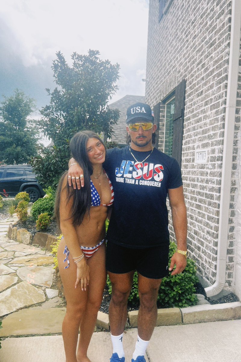 mrfasttwitch's tweet image. Protected by God, Built by Family. 💪🇺🇸
⚠️ Don’t even think about messing with my sisters or girl cousins — especially on the 4th of July. 🧨
Nehemiah 4:14 📖 Bible NKJV
Remember the Lord, great and awesome, and fight for your brethren, your sons, your daughters, your wives...