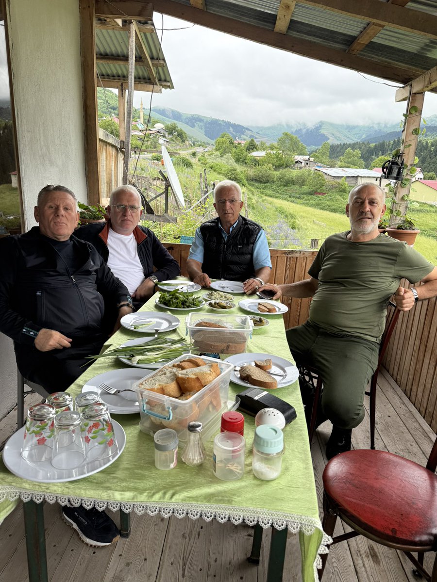 Kuzen Bülent Akbıyık ve arkadaşları misafirimizdiler