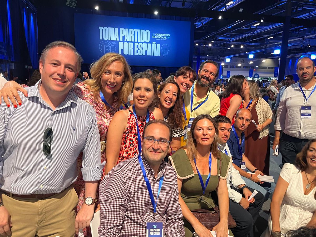 GuadalixPp's tweet photo. 🏛️ Clausurado el #21CongresoNacionalPP por Feijóo y Ayuso tras días de trabajo, unidad y compromiso.

💪🏻 Ilusión y responsabilidad para liderar el cambio que España necesita.

🔵 Seguimos con más ganas que nunca.
#TomaPartidoPorEspaña https://t.co/9WYRFL34DI