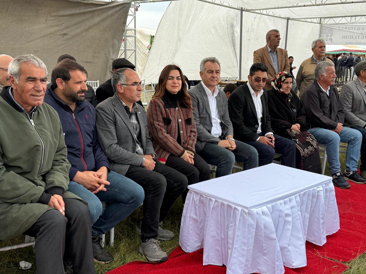 Dem_Qers's tweet photo. Meclis Grup Baskan Vekilimiz Sayın Gülistan Kılıç Koçyiğit ve Iğdır milletvekilimiz Sayın Yılmaz HUN'un katılımıyla 13. Geleneksel Hoçvan Yayla Festivali'nde halkımızla buluştuk! https://t.co/PgomhoyBpv