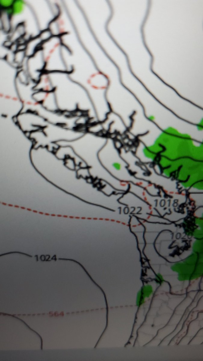 Strong Winds possible Wednesday #bcstorm #bcstormwatch 

Victoria 80km/h
Cowichan Valley 80km/h
Tofino 70km/h