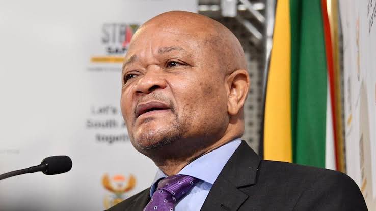 Diegochuene's tweet photo. Hit like if you agree Senzo Mchunu must be removed 

General https://t.co/hNw2x0VNQw