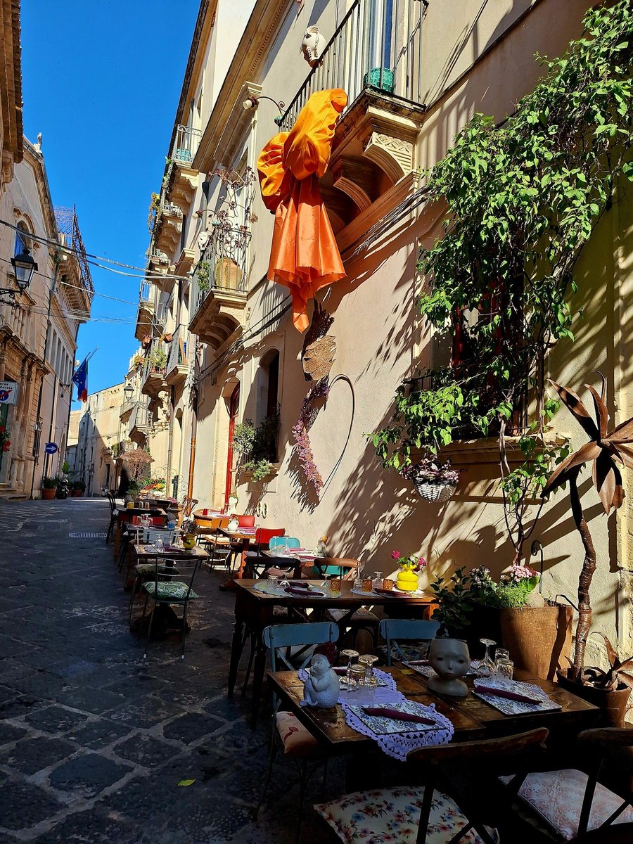 MedCruises's tweet image. How about this place for lunch?
Sun, sea, and something sizzling on the grill, Mediterranean magic served daily. 

#LunchWithAView #MediterraneanBites