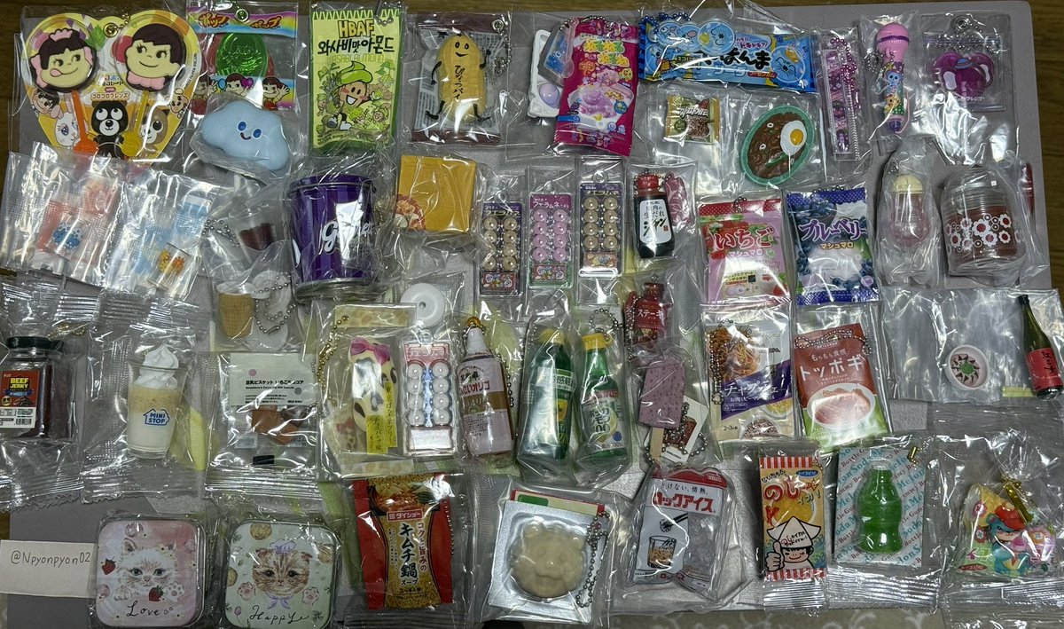 Npyonpyon02's tweet photo. ガチャ ミニチュア 食品 交換 異種

譲…画像1~6の物  ※ALTご確認ください

求…リプ    combiガチャ、ミルキー優先
食品系未所持の物、過去ガチャ
       (未所持はなんでも検討します)

郵送での交換お願いします
纏めて交換歓迎です！
検索からもお気軽にお声がけください https://t.co/fWpdUQq3qh