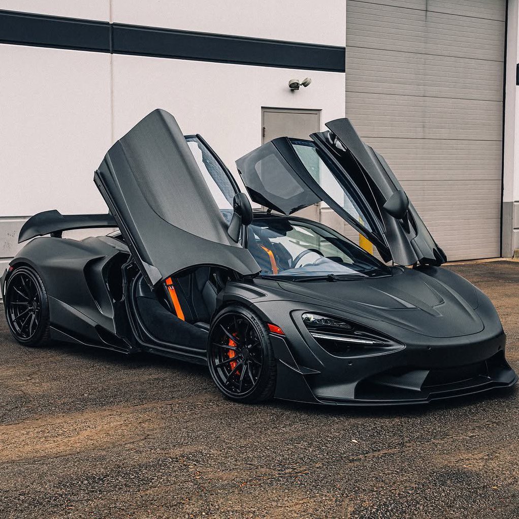 GET UR DRIVER LICENSE AND BUY MCLAREN FOR URSELF PLZ