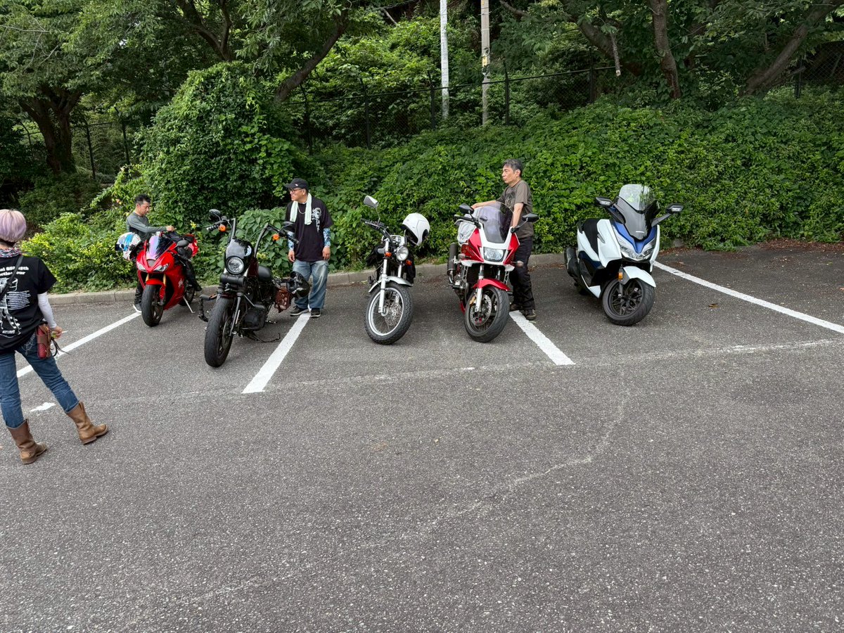 chiechiedeviru's tweet photo. 久しぶりにおバイク🏍️
ダンプ乗りツーリング🚚
暑かったけど、楽しかった♥ https://t.co/DWhnzQRqcP