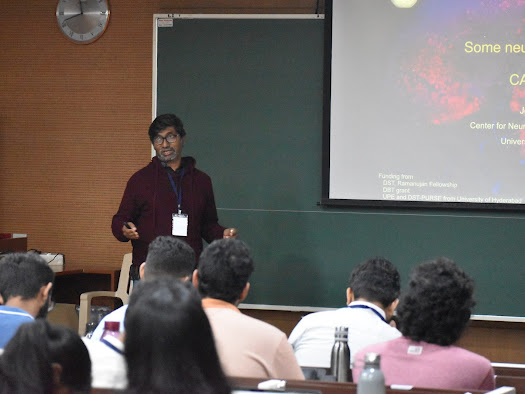 camp_course's tweet image. Thank you Prof. Joby Joseph for captivating talks on spatiotemporal codes , learning in olfaction and sensory processing
Your passion for the insect world makes it feel like their world with you -and we’re just awestruck spectators
Indeed Joby padhata hai… aur accha padhata hai