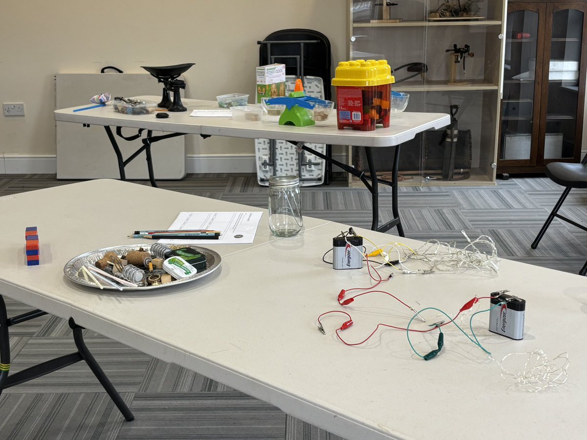 FenEngineMuseum's tweet image. It’s our #ScienceDay today! Free entry and it’s nice and dry inside!! with a great exhibition from @fossiljourneys