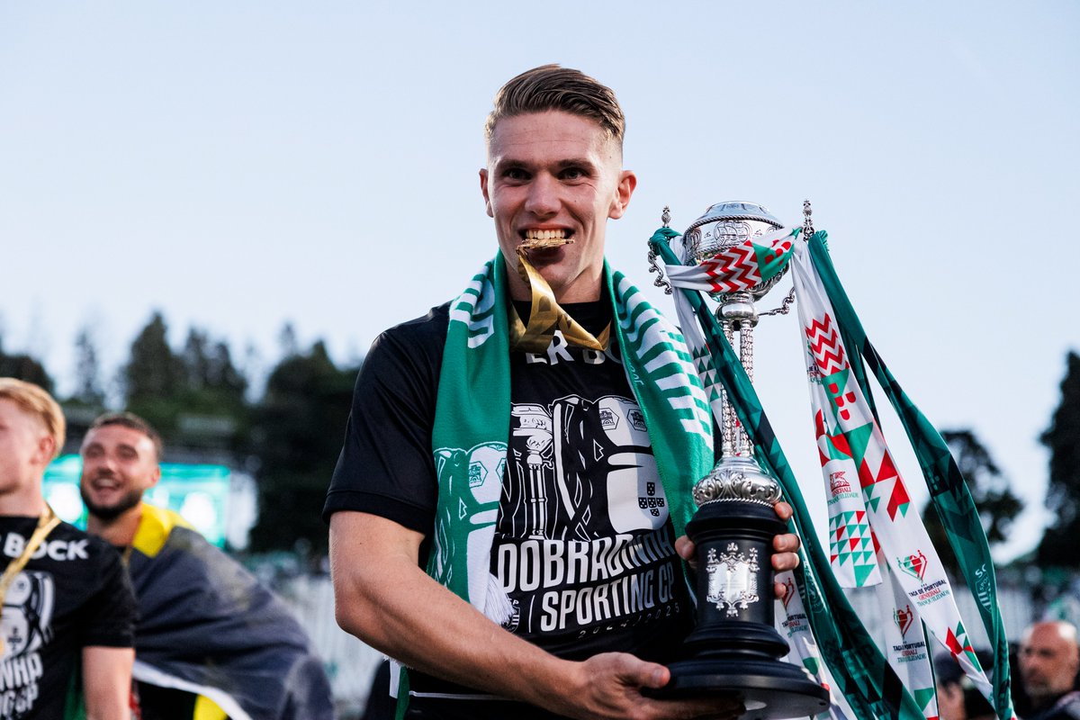 🚨 BREAKING: Arsenal are in advanced talks to sign Viktor Gyokeres from Sporting!

Can the Swedish striker come in and end the Arsenal trophy drought? 🤔