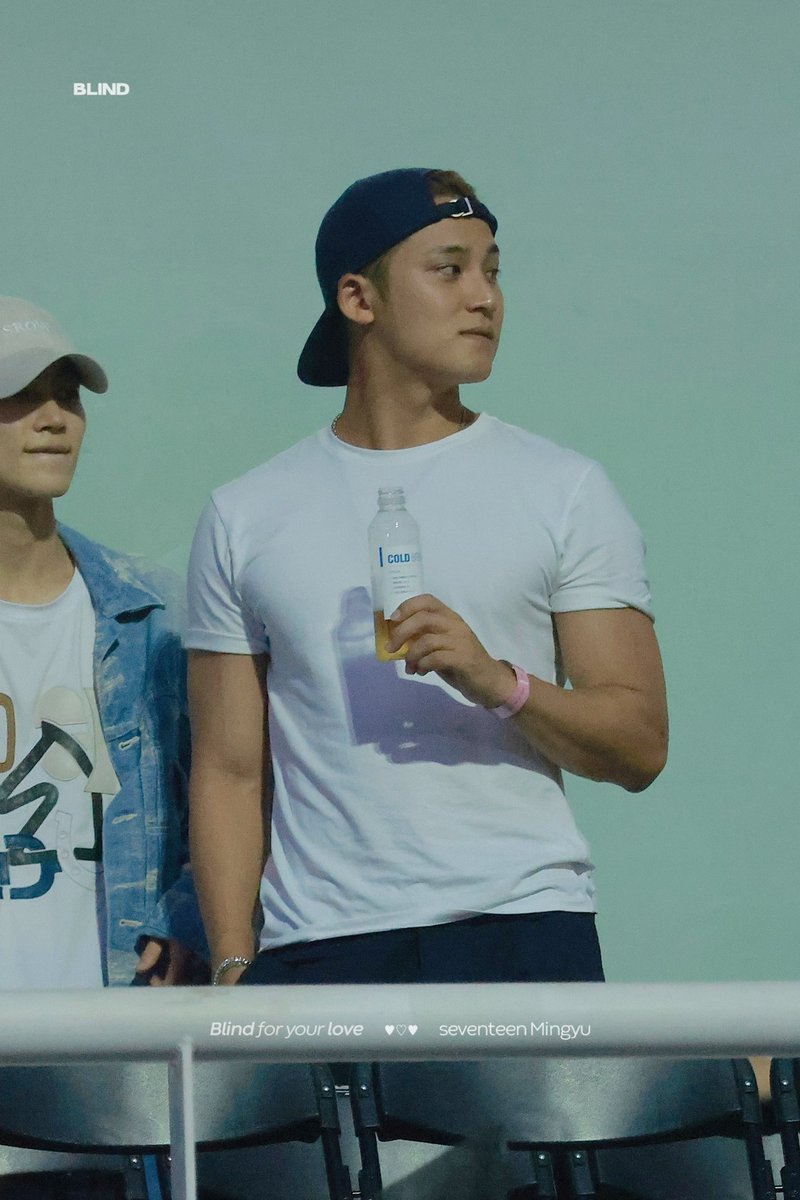 250706 
재회
왜 나한테 안 알려줘.. 다들 너무해 
#밍쫑 #규정 #GYUHAN #ギュハニ #珉汉