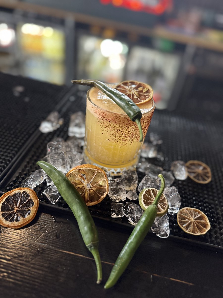 OriginalShrews's tweet image. Next up for Independent’s Week: welcome to The ALB 🍔🍕🍸
Hhome to some of the most craveable food in #Shrewsbury. Beer-battered fish & chips, spicy chicken wings, chicken mac and cheese, and the almighty 'Alb Mess' for dessert. 🤤
originalshrewsbury.co.uk/business-direc…