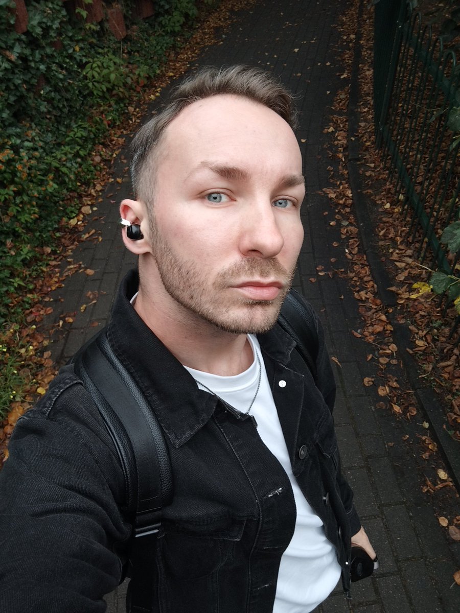 Moghadien's tweet photo. Don't try to force yourself ✌️

#polandgays #photooftheday https://t.co/zEuvxeHYud