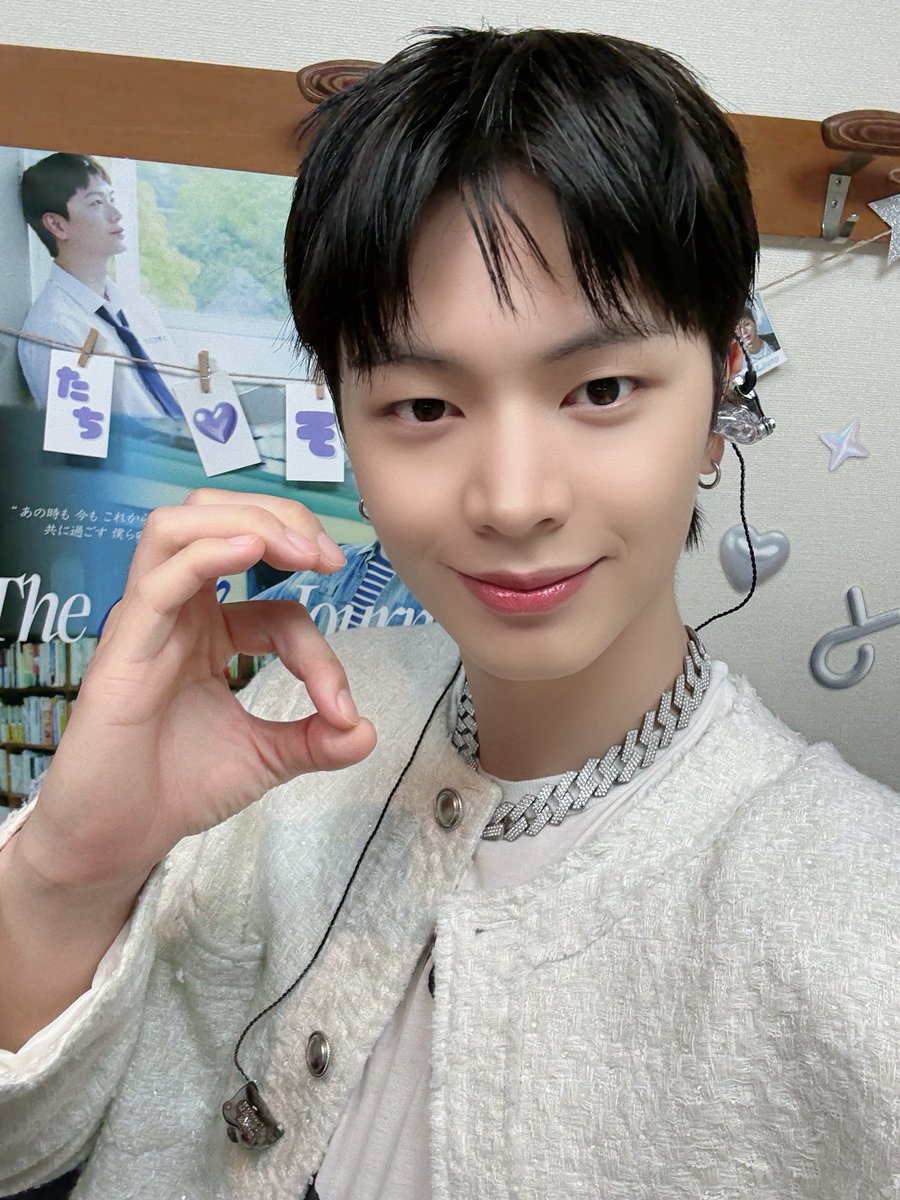 YookSJ_official's tweet image. [📸] #YOOKs_moment
2025 육성재 팬콘서트 [THE BLUE JOURNEY] in Osaka 완료♡

왔다 내 마이 리틀 소다팝 ՞⸝⸝&amp;gt; ༥ &amp;lt;⸝⸝՞ 🫧
ろくたち 성재 보는 눈이 왜이리 따수워🥹
오사카에서 또 행복한 추억 쌓았슨 ,, 뿌엥 💦

#육성재 #YOOKSUNGJAE
#All_About_Blue #이제야
#The_Blue_Journey