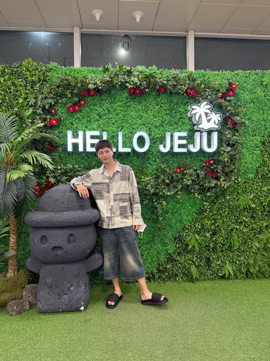 YookSJ_official's tweet image. [📸] #YOOKs_moment
2025 육성재 팬콘서트 [THE BLUE JOURNEY] in Osaka 완료♡

왔다 내 마이 리틀 소다팝 ՞⸝⸝&amp;gt; ༥ &amp;lt;⸝⸝՞ 🫧
ろくたち 성재 보는 눈이 왜이리 따수워🥹
오사카에서 또 행복한 추억 쌓았슨 ,, 뿌엥 💦

#육성재 #YOOKSUNGJAE
#All_About_Blue #이제야
#The_Blue_Journey