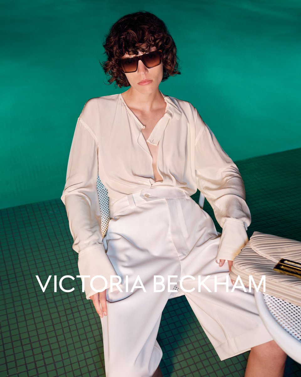 victoriabeckham's tweet image. Lean into effortless, tonal pairings for the evening, styled here with new #VBEyewear and the soft #VBDorian.
Shop new arrivals >> victoriabeckham.visitlink.me/SmJ8g_
#VBHighSummer