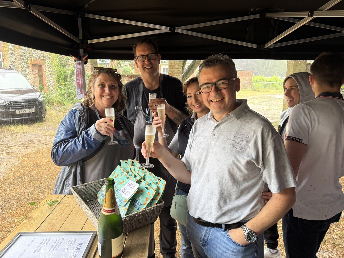 Sarah Stamp (@sstampcomms) on Twitter photo Chef demo rained off at Stowmarket Food and Drink Festival so we did the only sensible thing! Salut <a href="/pascalcanevet/">Pascal Canevet</a> ! Chef demo rained off at Stowmarket Food and Drink Festival so we did the only sensible thing! Salut <a href="/pascalcanevet/">Pascal Canevet</a> !