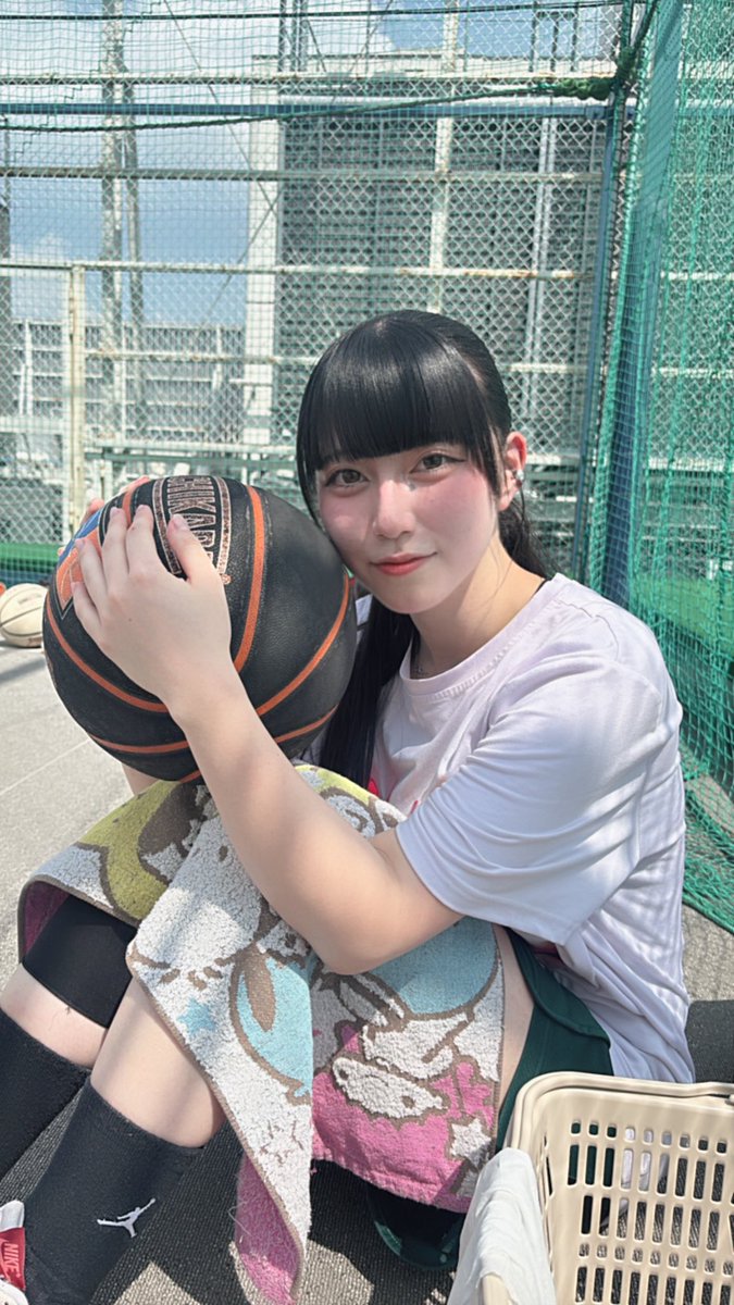 ひさびさに、というか1年ぶりくらいにバスケした！💦
めっちゃ暑かったけど、楽しかったー！✨
