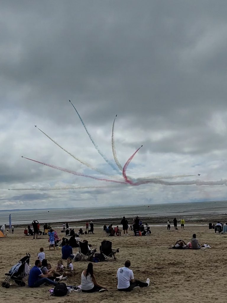 samooy83's tweet photo. At the #walesairshow 
From Kuwait 🇰🇼 to Swansea 🏴󠁧󠁢󠁷󠁬󠁳󠁿 https://t.co/pzTLmkiD1R