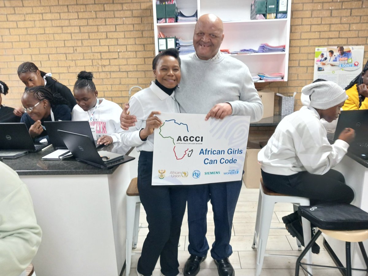 DBE_SA's tweet image. Day 3 of the African Girls Can Code Initiative (AGCCI) kicked off with a dance session to ease the learners into the day.

Today the learners got into the basics of computer science and design thinking. 

#AGCCI #GirlsInTech #GirlsInSTEM #CodingAndRobotics