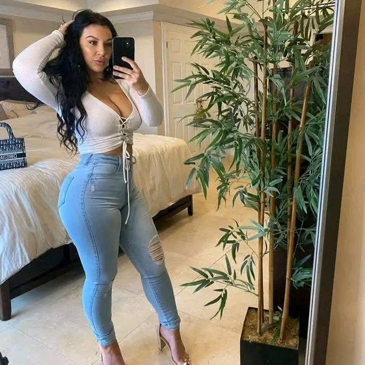 Caroline321569's tweet image. 28ans je suis nouvelles sur twitter ,je suis bien accueillie où pas ? 🥹❤️
Like ❤️,RT et commentes j&apos;envoie mon nude gratuitement 😘
Abonne toi pour que je te dm 🥵