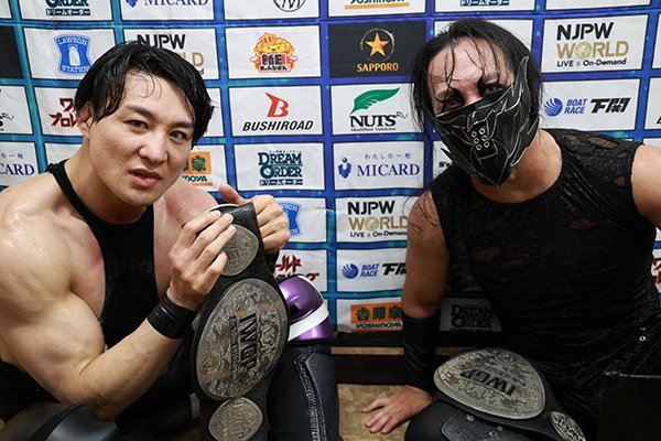 DOUKI「俺たちなら楽勝だよ。俺たちはよ、悪いけど実績があるんだ。現タッグチャンピオンそしてな、俺たちはな、IWGPジュニアヘビー級タイトルを1年間2人でまわしたんだ」
 
SHO「そういうことよ。ジュニアは俺たちが守ったんだぞオラァ！」

全文
njpw.co.jp/tournament/res…

#njSOUL