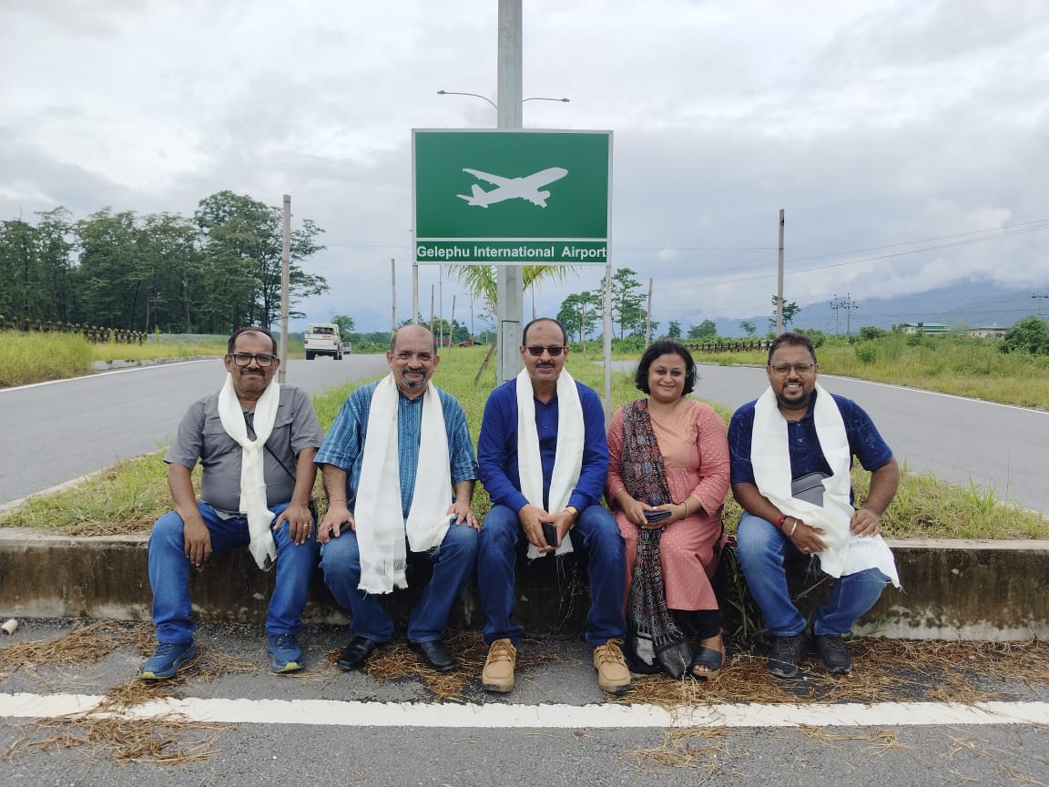 dibarijit's tweet image. Yesterday, TOAA’s Itinerary Team clocked nearly 20 hrs—recceing Gelephu & Nganglam along the Assam-Bhutan border.
From border checks to hotel visits, we mapped it all—crafting smooth circuits ahead of Bhutan’s Gelephu #MindfulnessCity & new Intl Airport.
#Assam #Bhutan #TOAA