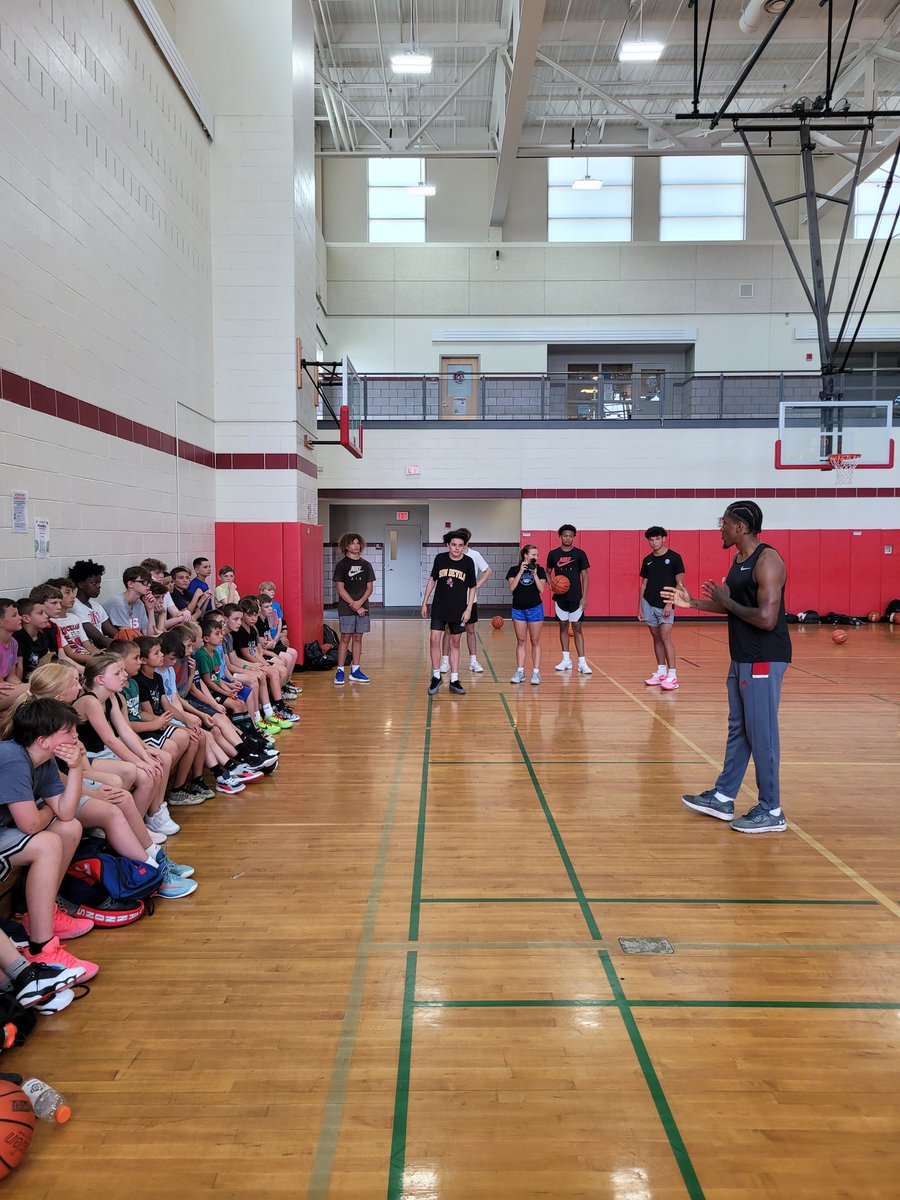 The 2025 funDAmental Basketball Clinic was awesome! The kids had FUN while LEARNING the game! Many thanks to the staff, players &amp; parents who made it possible!
⚔️🏀