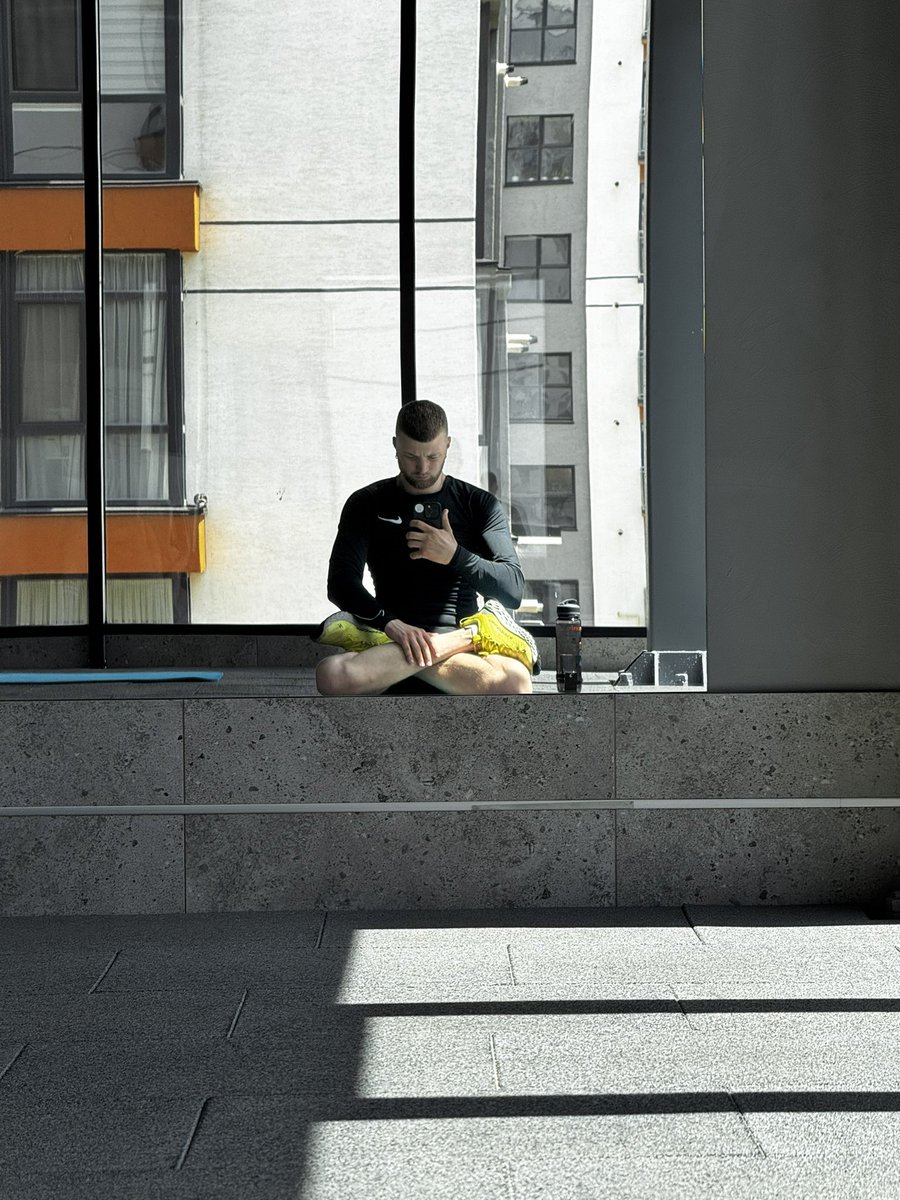 YourShadow tweet media