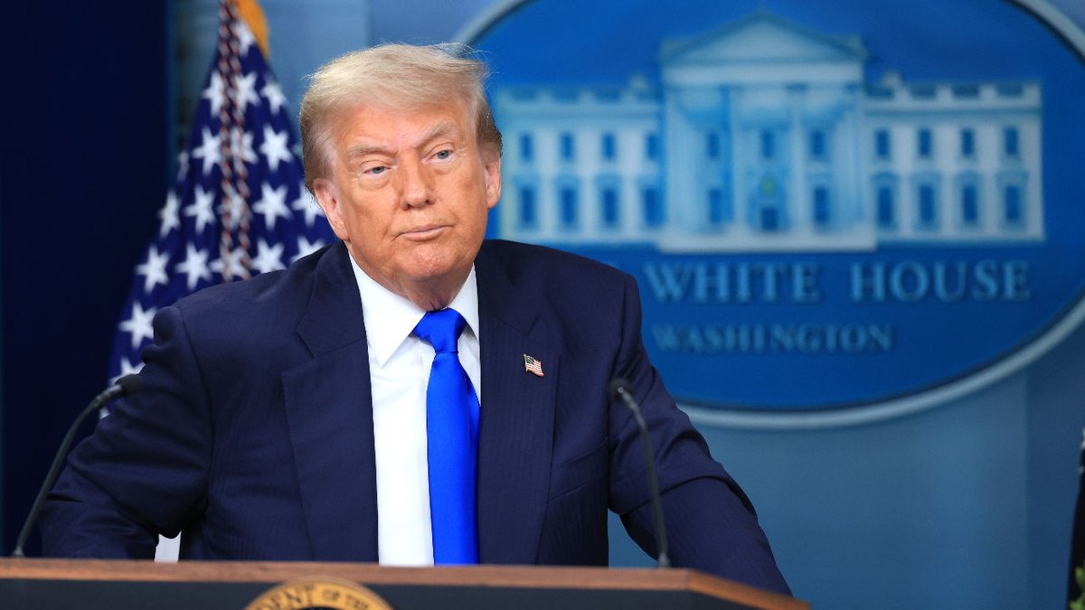 Trump verstuurt tariefbesluiten per brief, vlak voor deadline businessam.be/trump-verstuur… #Trump #tarieven #handelsoorlog #invoer #EU