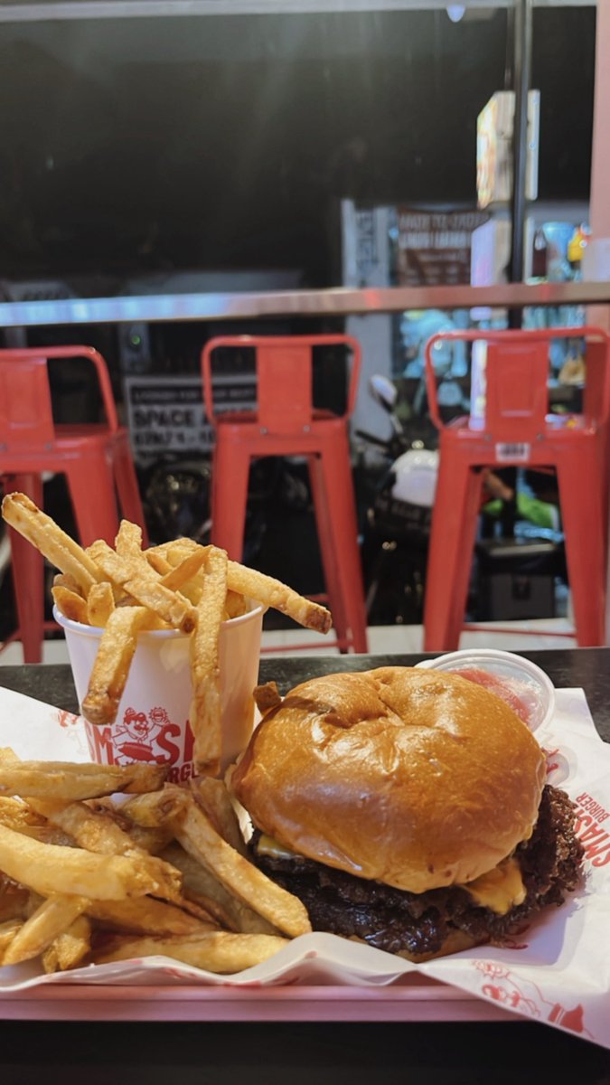 目前峇里島食過最好食的漢堡包

#Fiveguys水準
#但係而家好大雨