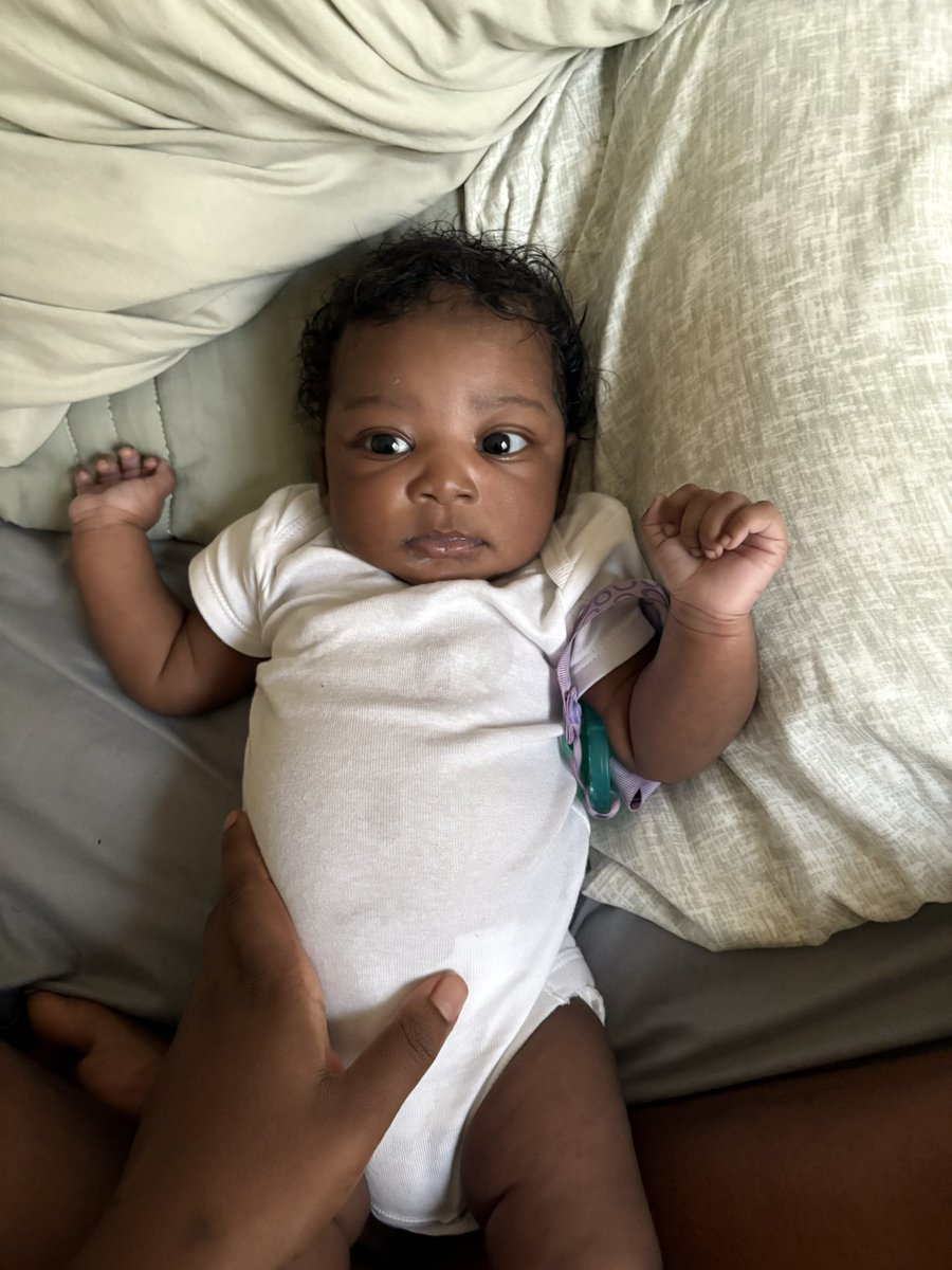 ebvnee's tweet photo. My angel 😘 mommy loves you https://t.co/YRJbQ2wVno
