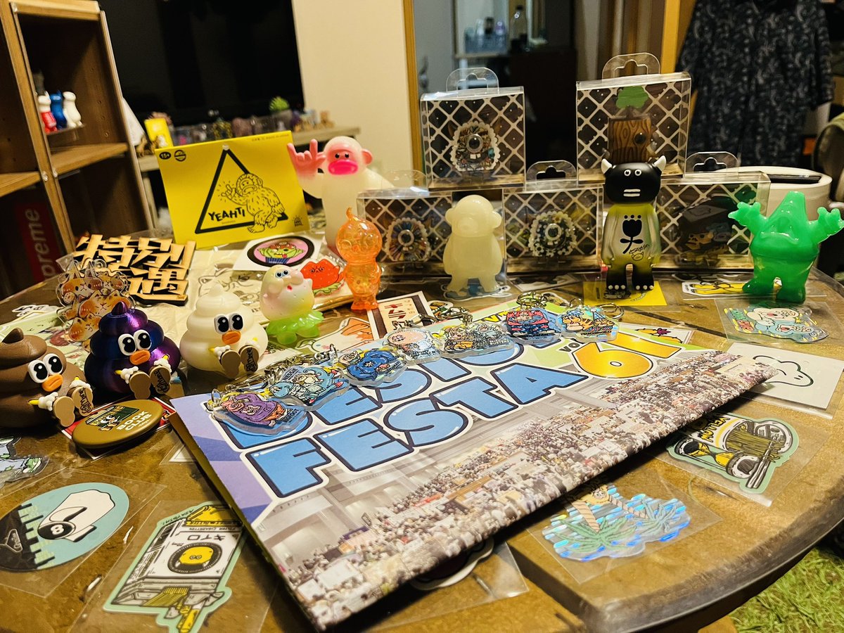 デザフェス61！！
2日間ありがとうございました！！
最高に充実し最高に力尽きましたw
今回の戦利品！
どれも素敵な作品で惚れ惚れして購入しちゃいました！！
後で細かく投稿もしたいと思います(๑⃙⃘ˊ꒳​ˋ๑⃙⃘)
作家さん方お疲れ様でした！！
またお会いしましょー！！

 #デザフェス61  #戦利品
