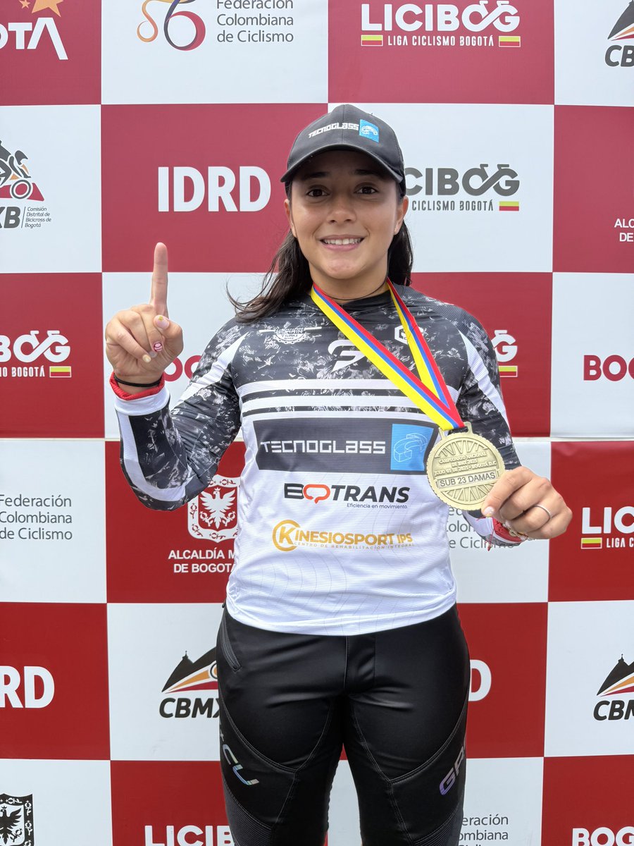 ¡CAMPEONA!

<a href="/SharidFayad/">Sharid Fayad</a>  se ha consagrado como la campeona del torneo nacional femenino de BMX, que se llevó a cabo en Bogotá, obteniendo la medalla de oro para el departamento del Atlántico.

#DeporteMeridiano
#BMX 
#sharidFayad