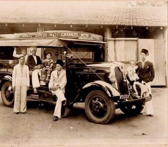 1932: The year of my late mother's birth and the year Mysore's first bus service was innaguarated.

I would pay my first visit 68 years later.

cc. <a href="/IndiaHistorypic/">indianhistorypics</a>