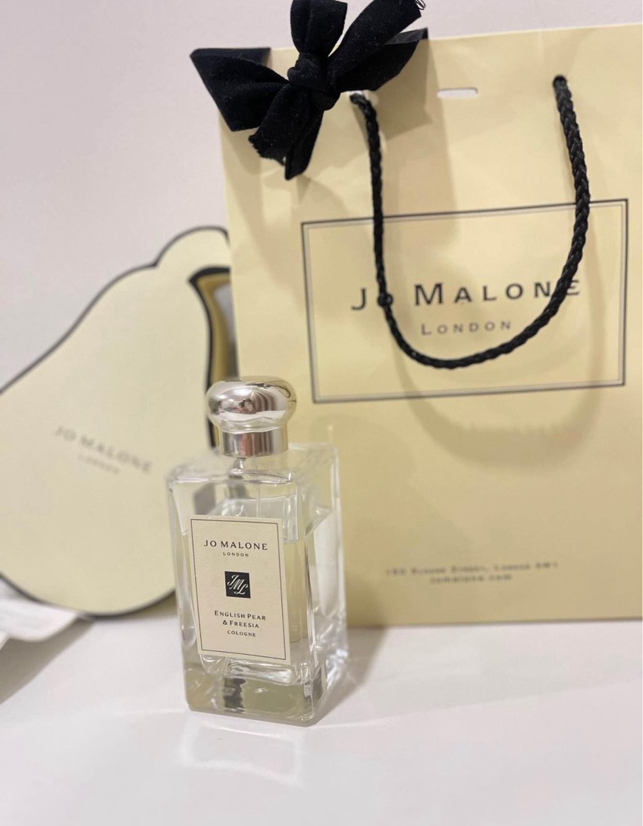used2things's tweet photo. jomalone English Pear &amp; Freesia Cologne 100ml แท้💯% #jomalone English Pear &amp; Freesia Cologne 100ml แท้💯% เหลือ3/4 ประมาณ75 ml. 
ส่งต่อ 2999.รส. มีใบเสร็จจากฝรั่งเศษ #โจมาโลนอิงลิชแพร์ น้ำหอมผู้หญิง กลิ่นหอมนี้เหมาะสำหรับฤดูใบไม้ร่วงจริงๆ #ส่งต่อน้ำหอม https://t.co/3gbE8FMgji