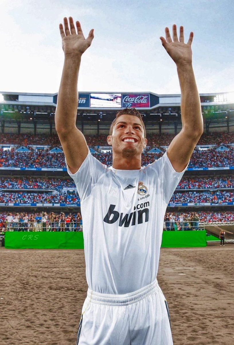 🚨 مثل اليوم قبل (16) سنة 🚨

تقديم الأسطورة كرستيانو رونالدو لاعب ريال مدريد 🤍👑