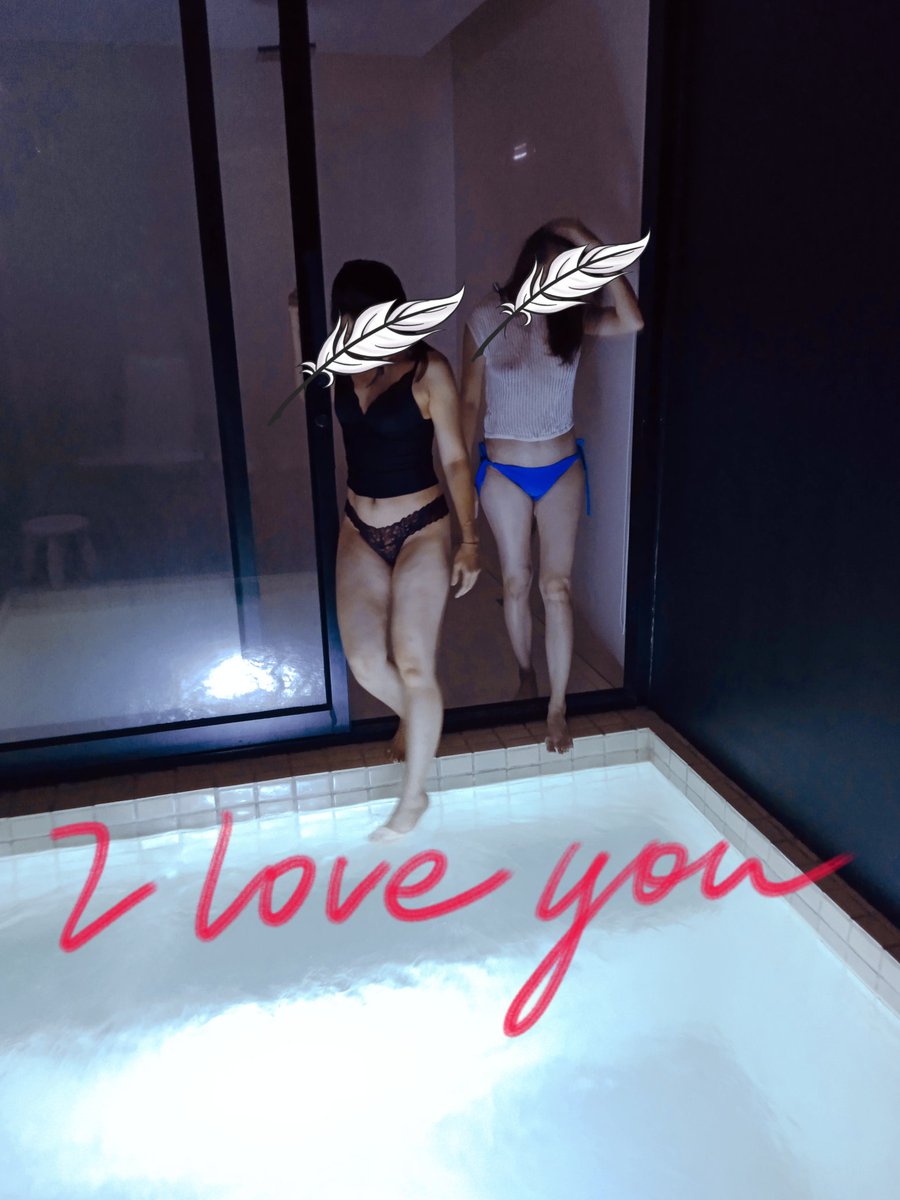 พอเวลามันผ่านไป แค่นัดเจอ พอออกจากห้อง ทุกอย่างก็จบ ไม่มีการสานต่อความสัมพันธ์อะไรทั้งนั้น  เจอกันไม่ต้องมีอะไรกันก็ได้ เดี๋ยวเวลามันก็ทำหน้าที่ของมันเอง จะว่าไป คู่เราก็รู้จักกับคู่นี้มาหลายปีแล้ว แบบนี้ แหละมั้งที่เค้าเรียกว่าเพื่อนในวงการ 5555