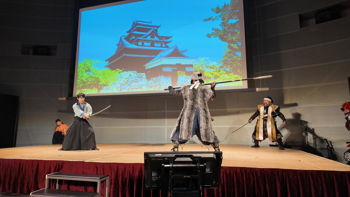 【お城EXPO in 松江　大団円】
夢だった松江でのお城EXPO無事に閉幕しました。なんでこんなにしんどいのかーって、ほんとっ！！きつかった準備でしたが、ご来場の皆さまの笑顔に救われました。本番はあっと言う間に夢の時間は終わりました。楽しかったー😁だんだん。
#松江城　#お城EXPO