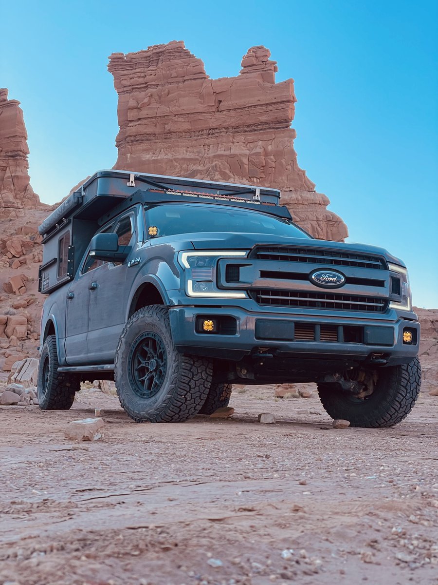 offroadium's tweet image. What's your choice - an RTT or a truck bed camper? This awesome F150FX4 overland build is equipped with a Project M camper by FourWheelCampers with full DIY rear buildout showing what's possible to achive if you go this route. 

offroadium.com/ford-f150-over…

#Ford #OFFROAD
