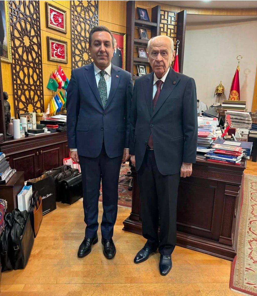 Türk Dünyasının Bilge Lideri, Türkmen Beyimiz, Genel Başkanımız Sn. Dr. Devlet Bahçeli Beyefendinin, Genel Başkanlık görevine gelişinin 28. yıldönümünü kutluyoruz.

Rabb'im Liderimizi başımızdan eksik etmesin; sağlığı, varlığı dâim olsun.🤲🇹🇷