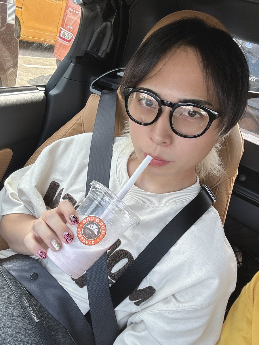 gaku_96's tweet photo. 👓🛜 https://t.co/qK1GbSfzUB