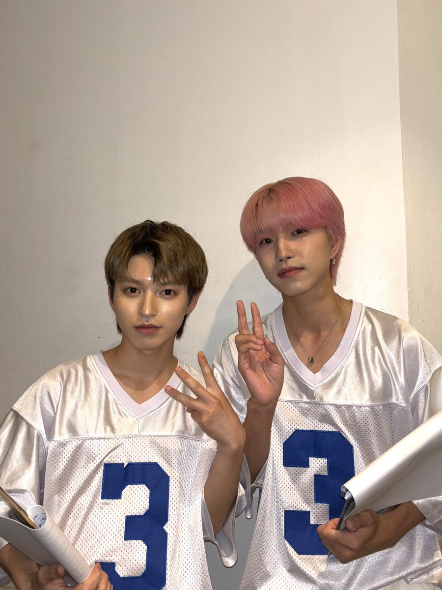 www_W3WAY's tweet photo. [#WHIT3]𝓚-𝓓𝓐𝓝𝓒𝓔 𝓞! vol.4

ゲスト出演、ＭＣいかがでしたか？
#元気たつや さんもありがとうございました!
WHIT3と東京も一緒に走ってくれてありがとう🏃 https://t.co/KhXGdpdFo4