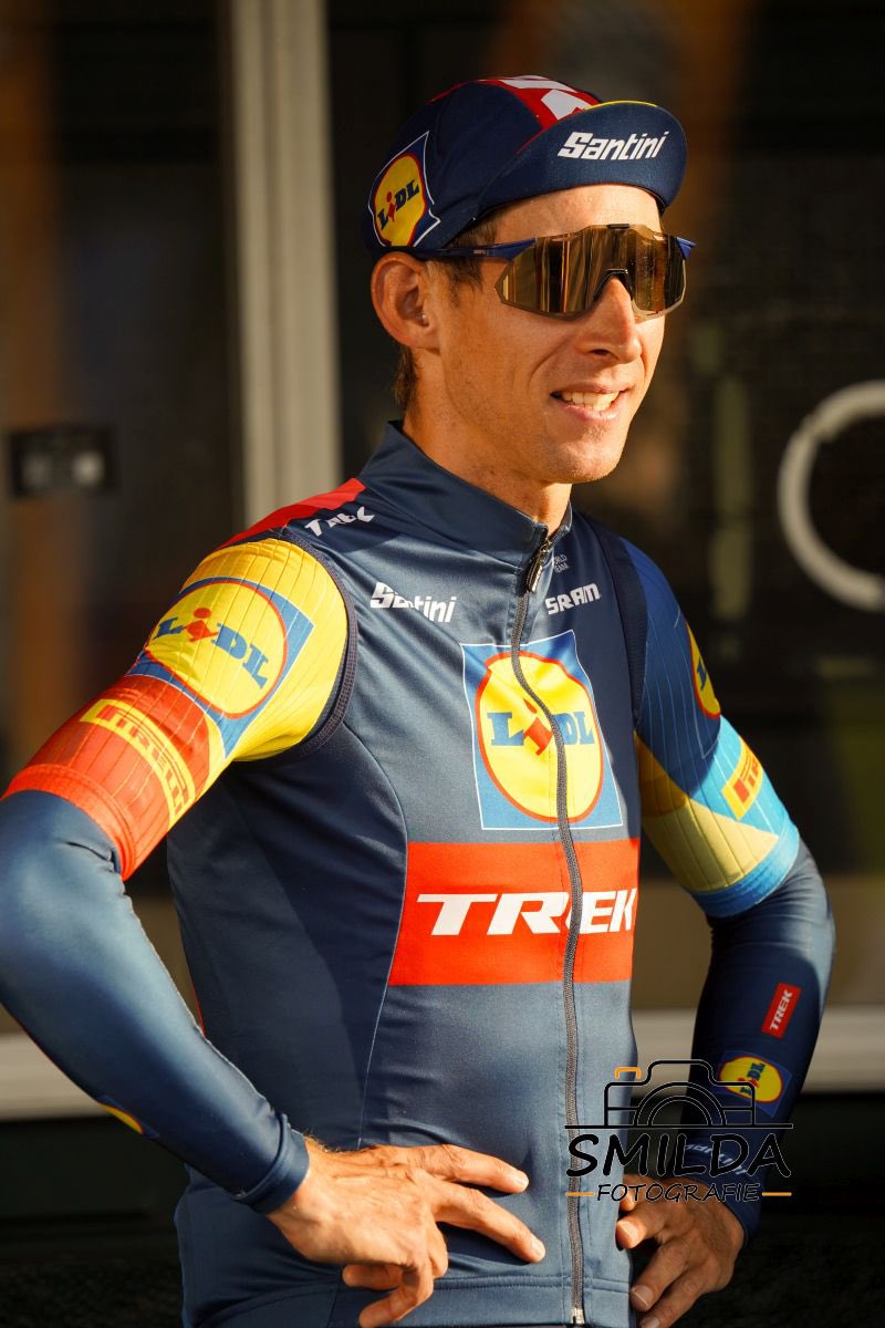 🚴‍♂️ Op 19 juli 2025 is de Bauke Mollema Tocht! Fiets mee met Bauke door Groningen 🚲

📍 Start: Sportpark Corpus den Hoorn
🏁 Afstanden: 50 | 90 | 150 km
🎉 Gezellig en sportieve inspanning!

👉 Inschrijven: fietssport.nl/toertochten/57…

📸 #BaukeMollemaTocht

Fiets je mee? 💥