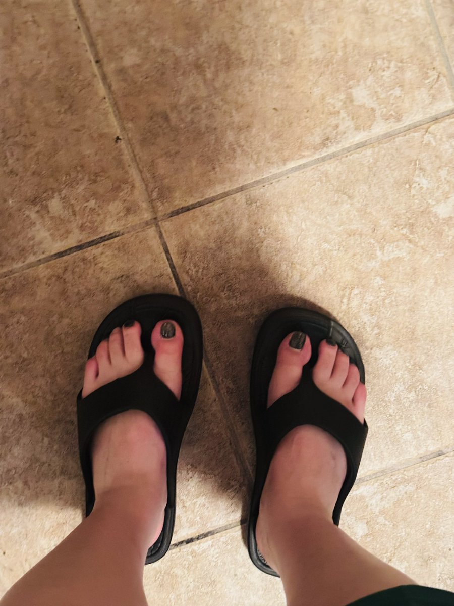0_0v_37's tweet photo. ラクバキ１日目👣
ずっと気になってて買ってみた！
んで30分くらい歩いた！
誰よりも骨盤歪んでる自信あるし、反り腰やばいから効果あるといいなあ！ https://t.co/L9glxJdKEt