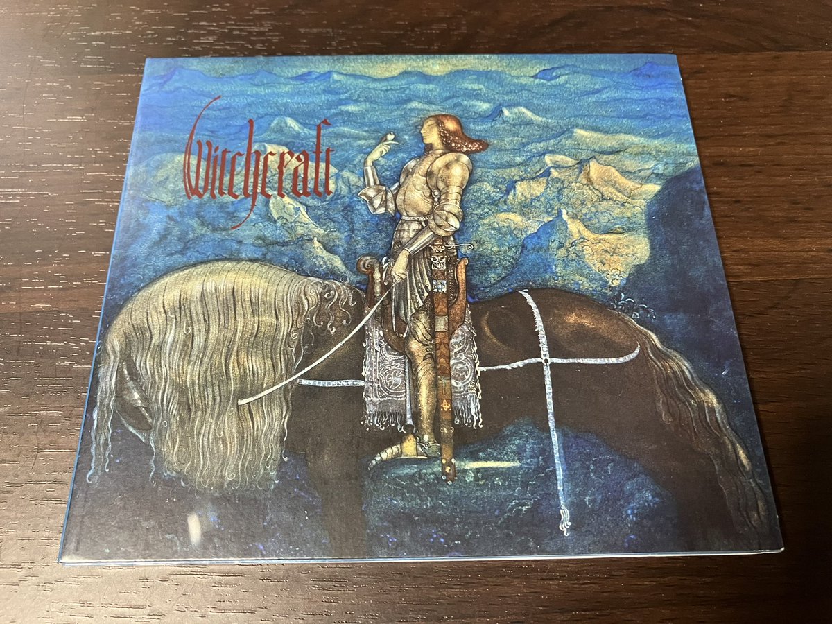 スウェーデン産ドゥーム/サイケデリックロック Witchcraft の2025年7thアルバム！本作からスウェーデン語ボーカルを取り入れ、ドゥーミーかつメランコリックな曲調と歌詞の語感が相まって彼らの世界観が強まっています！本作の大人の雰囲気も渋いですけど、2007年3rdぐらい元気なのも聴きたいですね。