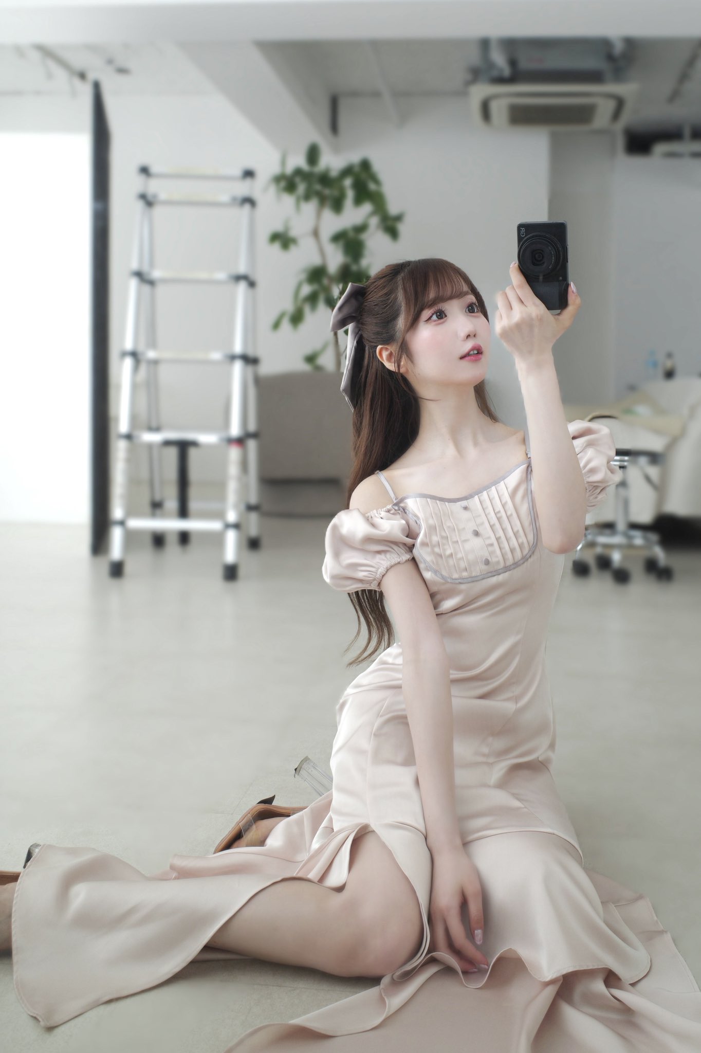 【新品未使用】ロゼミューズ 【ブラック】iPhone15ケース 大谷映美里 新品未使用】ロゼミューズ 【ブラック】iPhone15ケース 大谷映美里